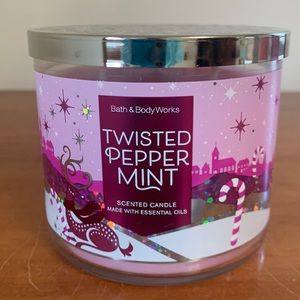 New Bath & Body Works Twisted Peppermint 3-Wick Candle